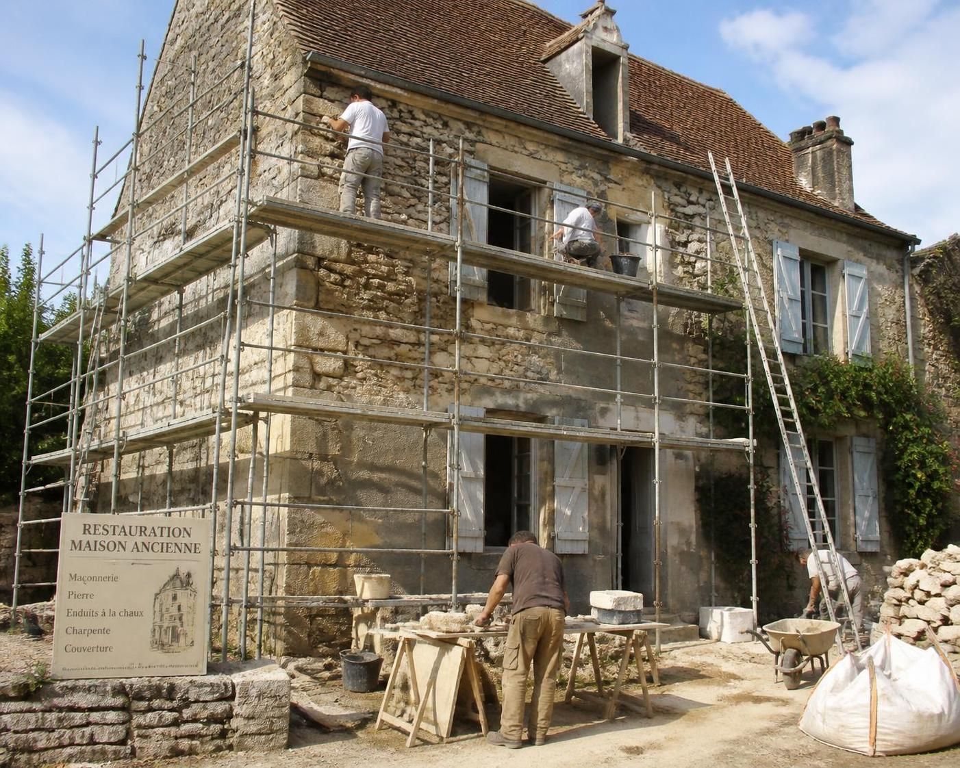 découvrez le coût moyen pour rénover une maison ancienne en 2026 et obtenez des conseils pour estimer votre budget travaux efficacement.