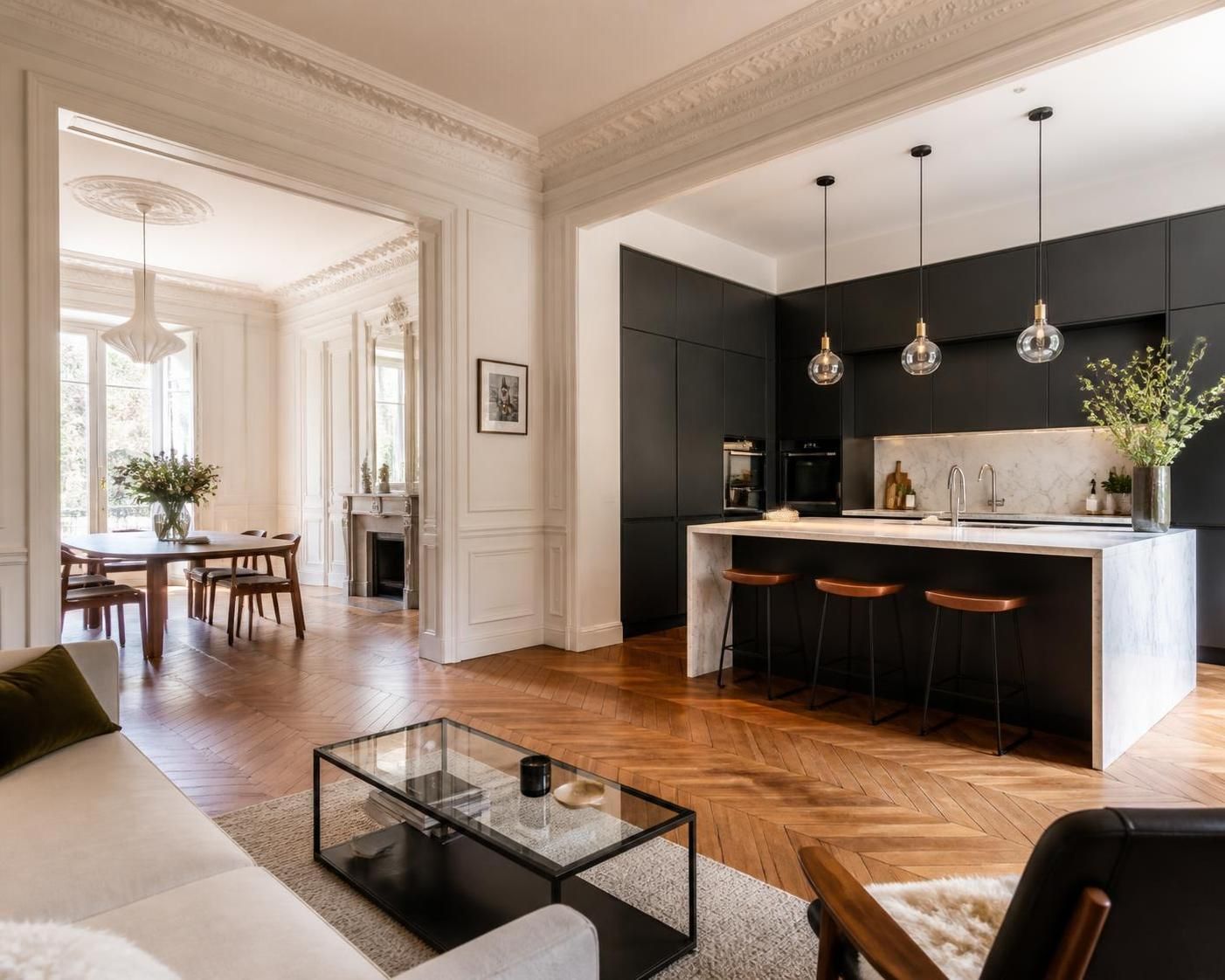découvrez nos conseils et astuces pour rénover une maison bourgeoise de 1900 tout en préservant son charme authentique et son caractère historique.